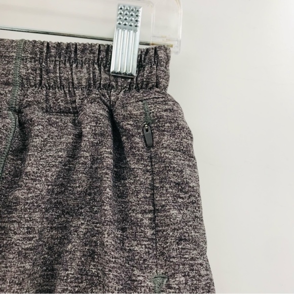 Lululemon Hotty Hot Low Rise 4" Athletic Shorts Gray Size 8 - Picture 5 of 7